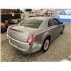 Image 16 : B6 --  2014 CHRYSLER 300C , Grey, 129737 KM
