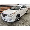 Image 1 : D2 --  2013 HYUNDAI SONATA GLS, White, 154197 KM