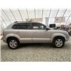 Image 10 : B5 --  2007 HYUNDAI TUCSON GL SILVER 214,315 KMS