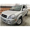 Image 2 : B5 --  2007 HYUNDAI TUCSON GL SILVER 214,315 KMS