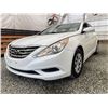 Image 2 : D2 --  2013 HYUNDAI SONATA GLS, White, 154197 KM