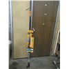 Image 1 : ESTATE:  BRANCH TRIMMER