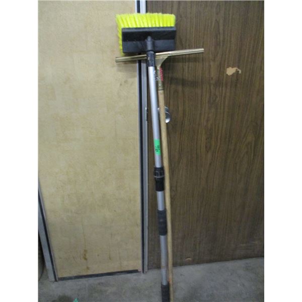ESTATE:  WASH BRUSH & SQUEEGEE