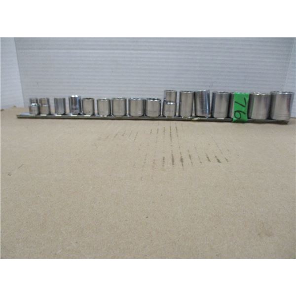 ESTATE:  1/2" & 3/8" SOCKETS