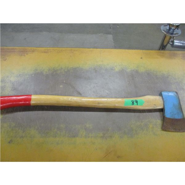 ESTATE:  2 1/2 LB AXE