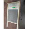 Image 2 : ESTATE/ANTIQUE:  WESTERN WOOD & GLASS WASH BOARD