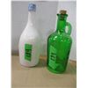 Image 2 : ESTATE:  1 WHITE & 1 GREEN BOTTLES