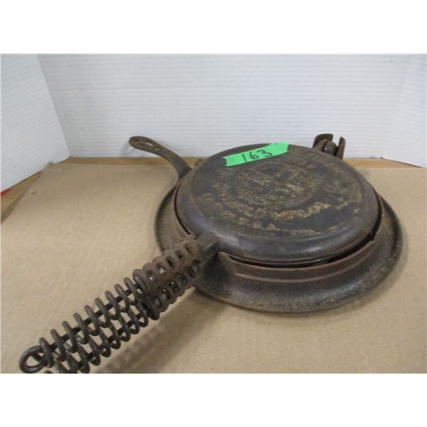 ESTATE/ANTIQUE:  CIRCA 1906 AMERICAN NO. 9 WAFFLE MAKER
