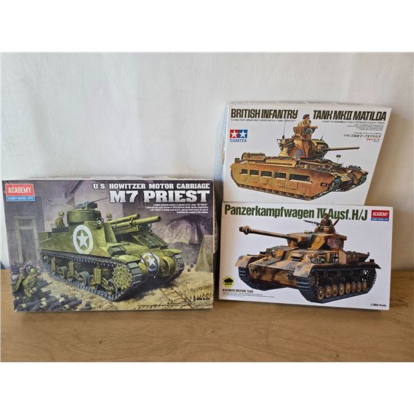 Lot of 3 Built Model Tanks Kits -M7 PRIEST - PANZER - MKII