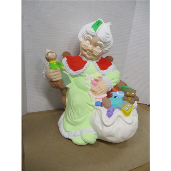 ESTATE:  GRANNY ORNAMENT