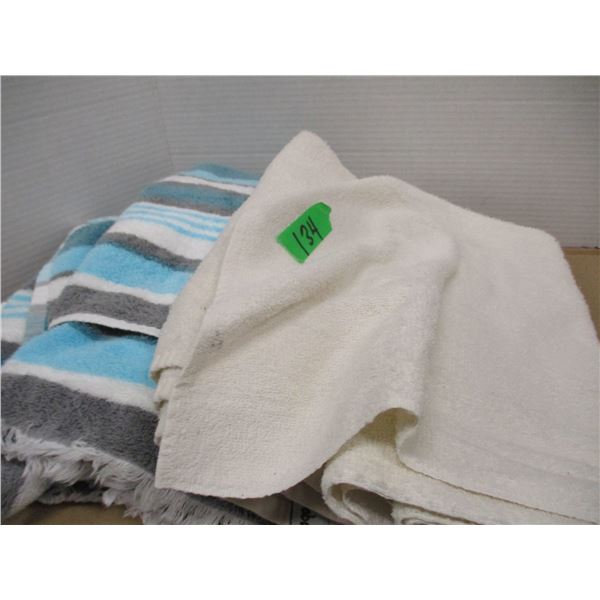 ESTATE:  BOX C/W ASSORTED TOWELS