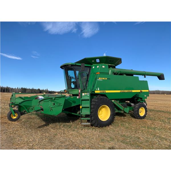 Approx. 1998 JD 9610 Maximizer Combine c/w #H09610X675361, 4572 Eng Hrs, 3608 Thrashing Hrs, Chopper
