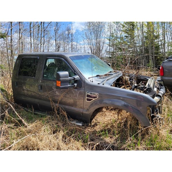 Ford F350, crew cab 4x4, for parts c/w diesel motor, write off