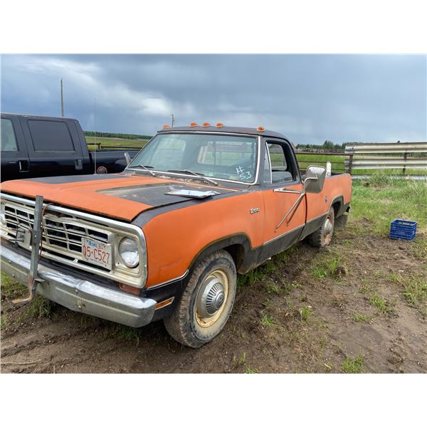 Approx. 1974 Dodge 3/4 ton, V8 Auto, Sold for parts c/w contents, mice infested