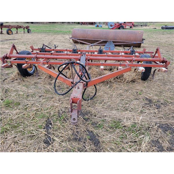 IH cultivator c/w 3 bar tines