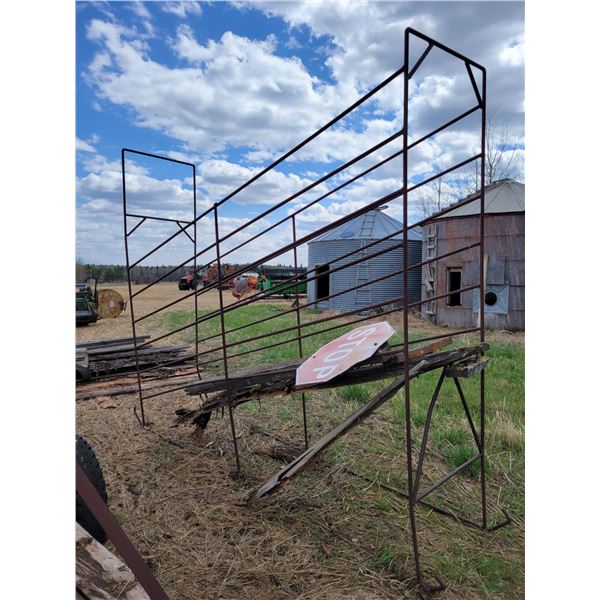 Portable loading shute, needs repair