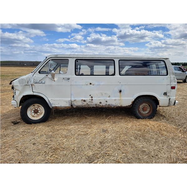 Dodge 3/4 ton van (for parts)