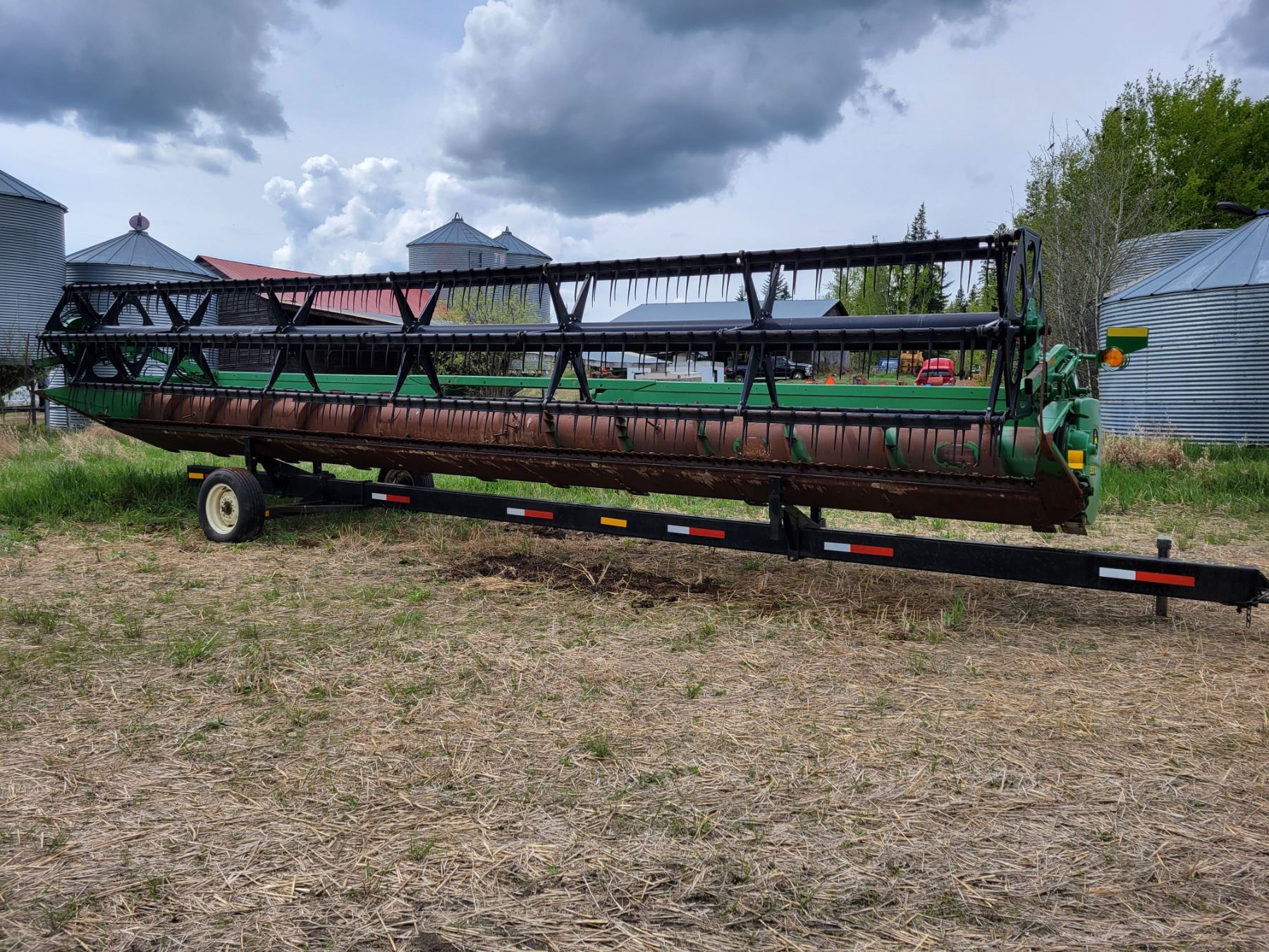 JD 930R Straight Cut Header, SN. H00990H691556 c/w Elmers Header Transport