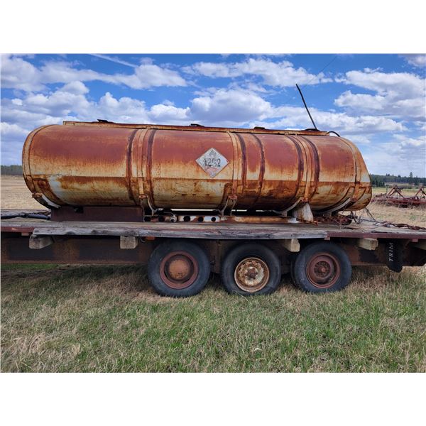 Approx. 1500-gal steel tank