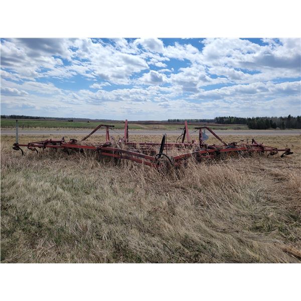 Approx. 36 ft IH Field Cultivator, 3 Bar Harrows, Buyer Responsible to Load Out