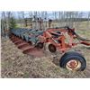 Image 1 : Morris 823, 8 Btm Plow, incomplete, Missing approx. 4 Coulters