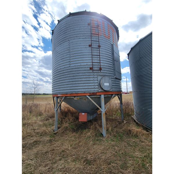 (Found out Today that this grain bin has old canola that goes with the bin) Butler 3-ring hopper bin