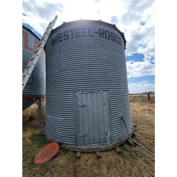 Westeel Rosco 5-ring bin on wood floor