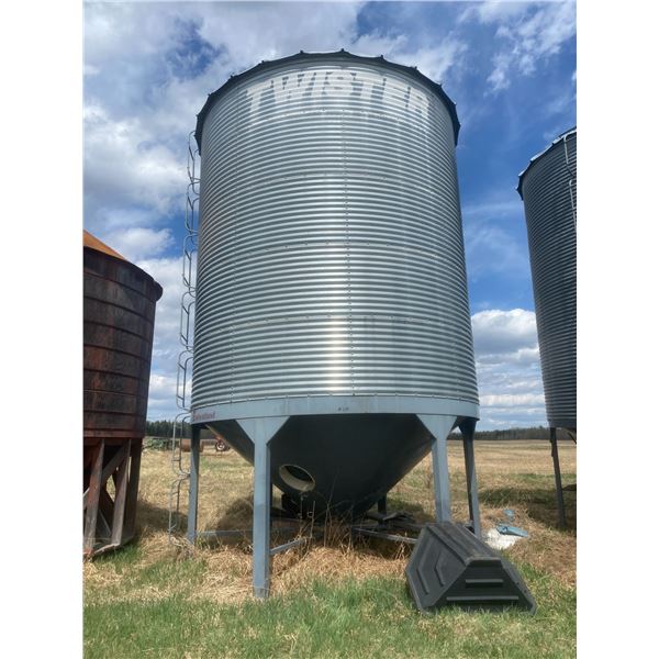Twister 6-ring hopper bin