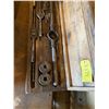 Image 1 : Old tap & die set.