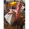 Image 1 : Cyclone broadcaster ( 3pt)