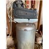 Image 1 : Single cyl upright compressor. Working