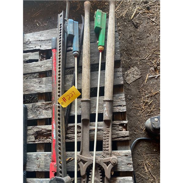 Jack all, dehorning tool, 2- cattle prongs & fencer