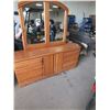 Image 1 : 5pc Bedroom Set