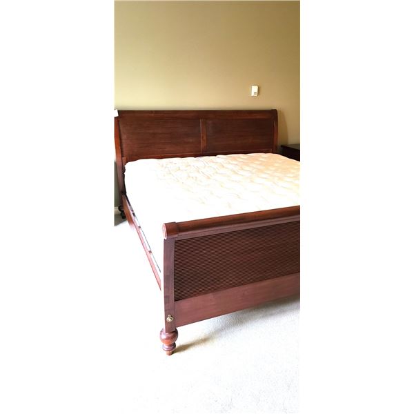 Sleigh King Bed C