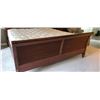 Image 7 : Sleigh King Bed C