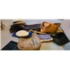Image 11 : Purses, Sweaters, Belts A