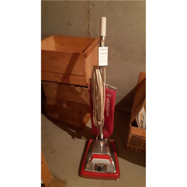 Sanitaire Heavy Duty Commercial Vacuum B