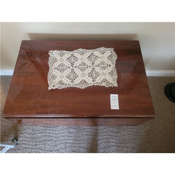 Vintage drop leaf table B