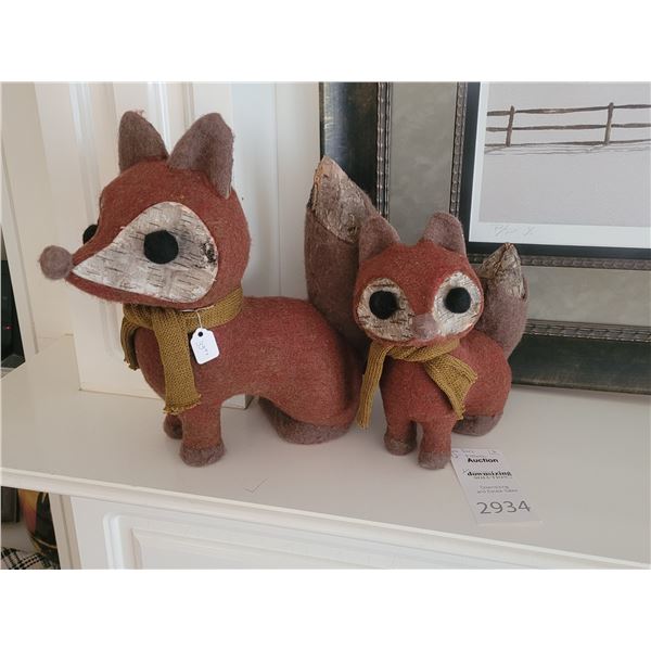 2 Foxes  felt A