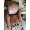Image 7 : Leather Lazyboy chair B