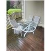 Image 5 : White patio table 3 chairs C
