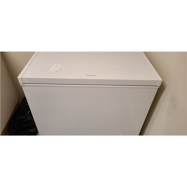 Frigidaire Chest Freezer C
