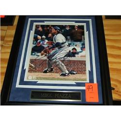 SIGNED PHOTO W/FRAME-MIKE PIAZZA,