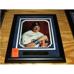 SIGNED PHOTO W/FRAME-MIKE PIAZZA