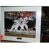 Image 1 : SIGNED PHOTO 13" X 9" W/FRAME