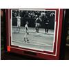 Image 1 : SIGNED PHOTO 18" X 28" W/FRAME