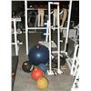 Image 1 : STAND W/MEDICINE BALLS (6#, 8#, 12#)
