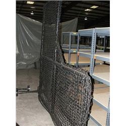 (1) L-SHAPED PORTABLE NET