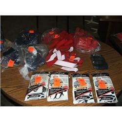 (LOT) (4) WEIGHTED TRAINING GLOVES