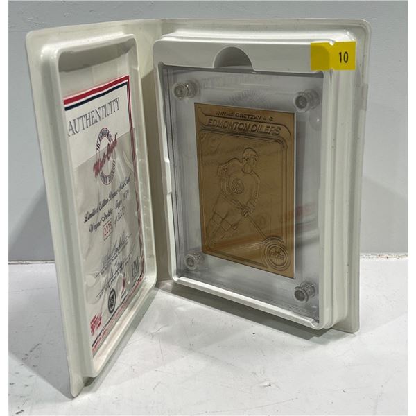 Limited Edition Bronze Mint Card Wayne Gretzky Topps 1979 in case with COA